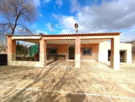 Casa De Campo En venta en Sax photo 0