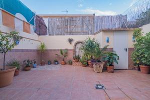 CASA EN EL CENTRO DE CULLAR VEGA!! photo 0