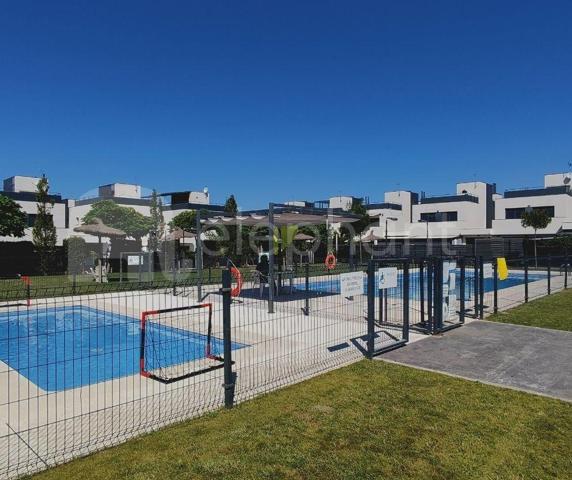 CHALET REFORMADO EN URBANIZACIÓN PRIVADA photo 0