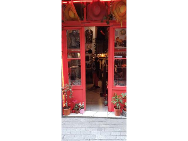 Traspaso tienda de accesorios+piso- El Born photo 0