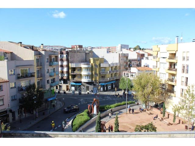 Piso en venta en Centre photo 0