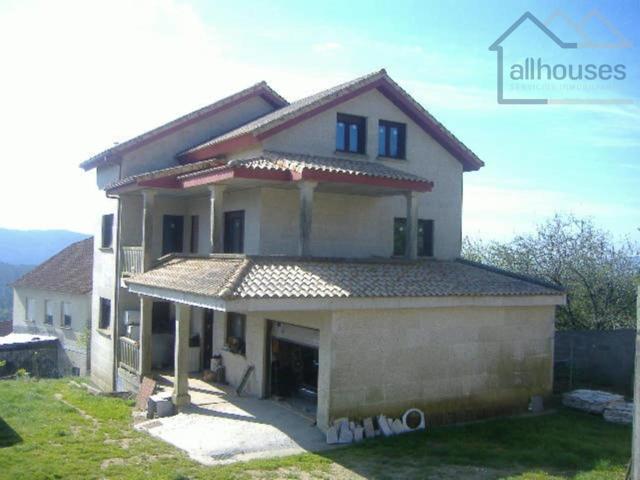 GRAN CHALET DE PIEDRA EN ESTRUCTURA photo 0