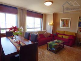 Piso alto, con 4 habitaciones, vistas despejadas y  cuidado con cariño y en pleno centro de Pontevedra. photo 0