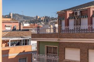 Pisazo para reformar en pleno centro de Granada photo 0