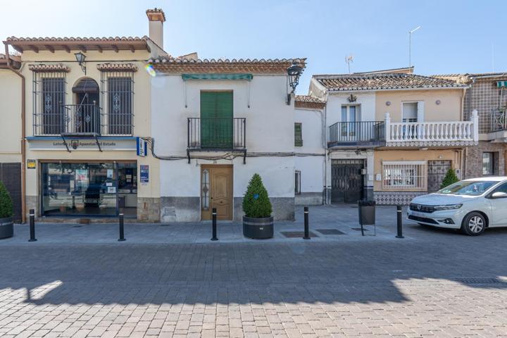 Casa con patio en el centro de Ogijares photo 0
