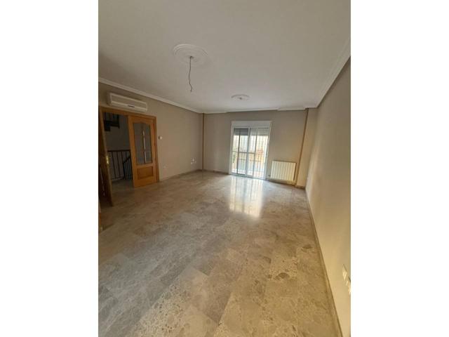 Venta de casa en Úbeda photo 0