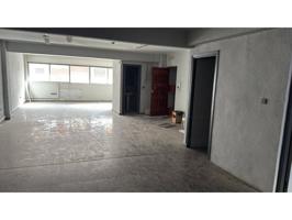 Local comercial en venta en Úbeda photo 0