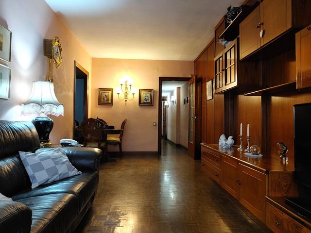 Piso En venta en Sants, Barcelona photo 0