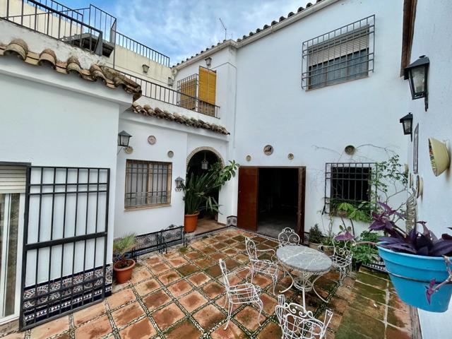 Casa singular con piscina, chimenea y bodega, junto al palacio de Viana. Córdoba photo 0