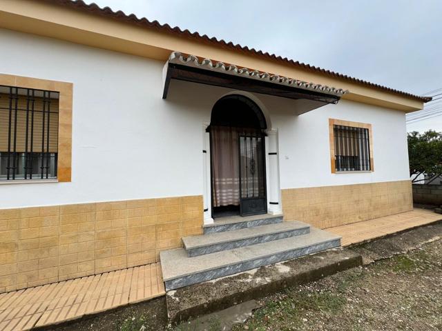 Casa en planta baja sobre una parcela de 1.524 m², en la zona de el Higuerón photo 0