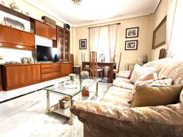 Oportunidad en Encinarejo. Casa de 2 plantas con terraza, 2 trasteros y cochera photo 0