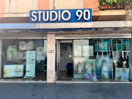 Magnífico local en zona de alto tránsito – 150  M-2, gran visibilidad y sin comisión. photo 0