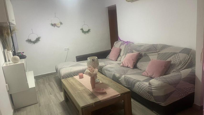 ¡Vivienda reformada con estilo y lista para entrar a vivir en Calle Marbella! photo 0