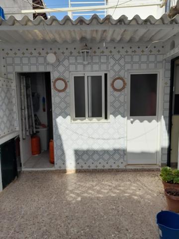 Oportunidad en planta baja: tres dormitorios y patio photo 0