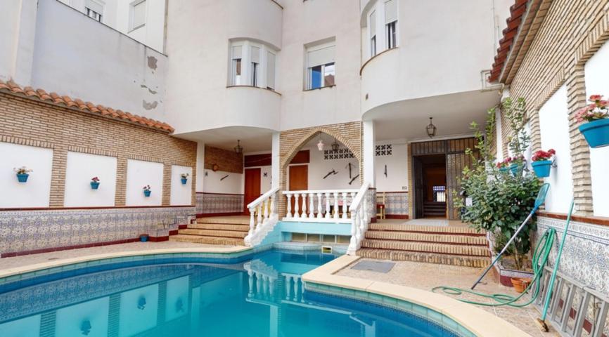 Casa en la Viñuela-Rescatado con piscina propia, 2 pisos, cocheras y mucho más. photo 0