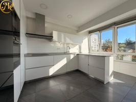 CAPRICHOSO PISO EN EL CORAZÓN DE CUATRO CAMINOS. photo 0