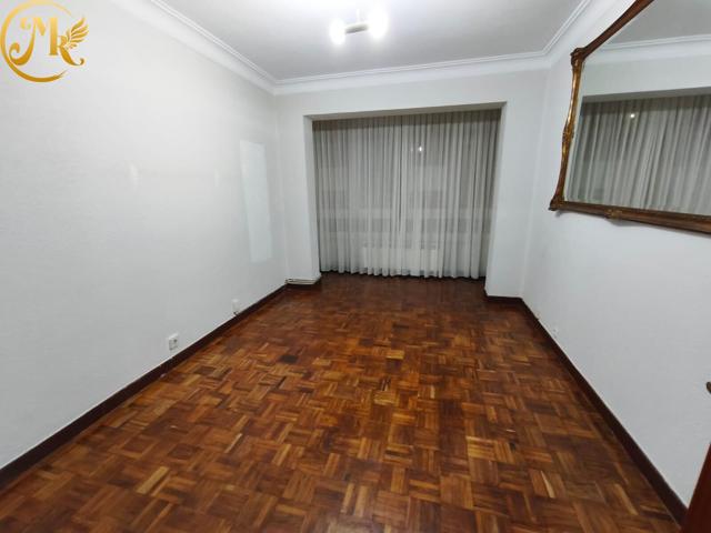 Zona Cuatro Caminos. Piso de 3 habitaciones, ideal para alquilar. photo 0