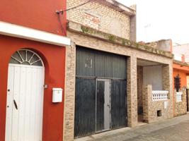 Casa con Garaje y Patio en San Rafael, Alcalá de Guadaíra - Sevilla photo 0