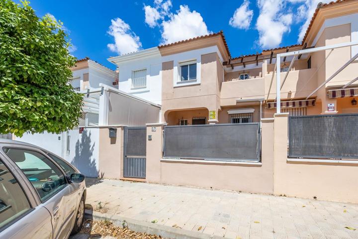 Magnífica Casa con Dos Garajes y Patios en Utrera, Sevilla photo 0