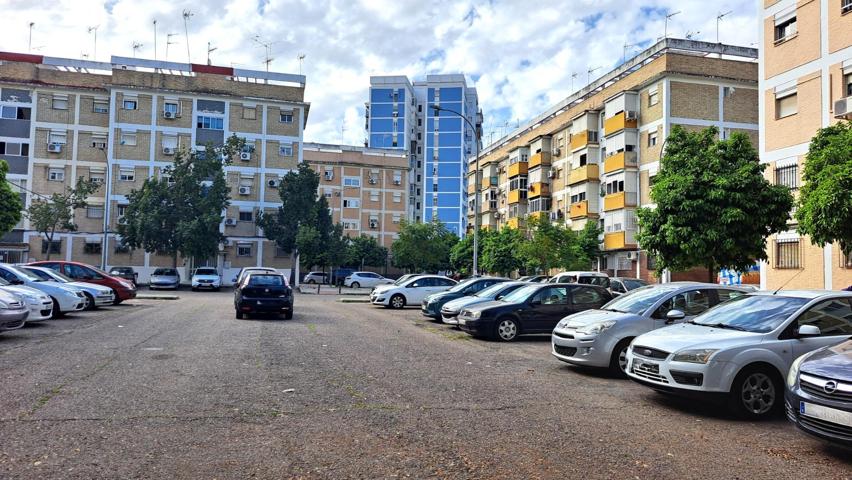 Piso en planta baja en Plaza Vicente Pastor, Sevilla photo 0