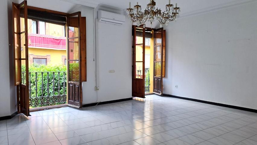 Piso en venta en calle Feria, Sevilla photo 0