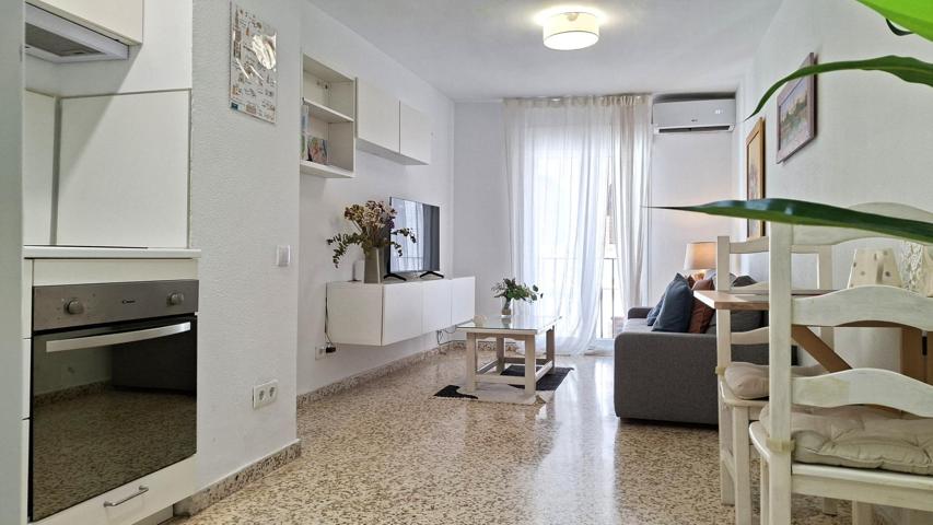 Dúplex en venta en calle Javier Lasso de la Vega. Sevilla photo 0