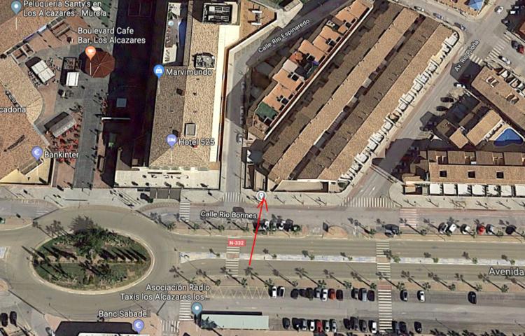 plaza de garage cerrada con llave y mando a distancia para acceso a parking comunitario. photo 0
