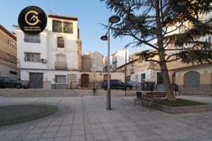 'Construye en el Centro de Padul con Vistas a la Plaza Purísima y 158 m² de Terreno Edificable' photo 0