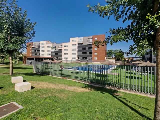 PISO EN COMPLEJO RESINDENCIAL CON PISCINA ALHENDIN photo 0