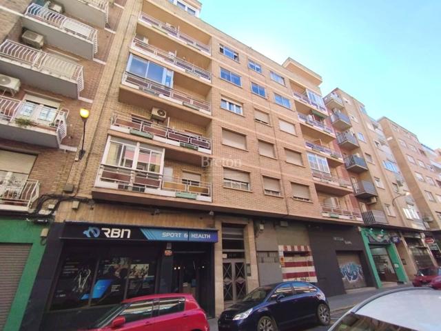 PLAZA DE GARAJE COCHE PEQUEÑO EN CALLE LORENTE. photo 0