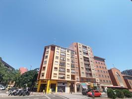 Estupendo piso próximo a Universidad y Hospital Clínico. photo 0