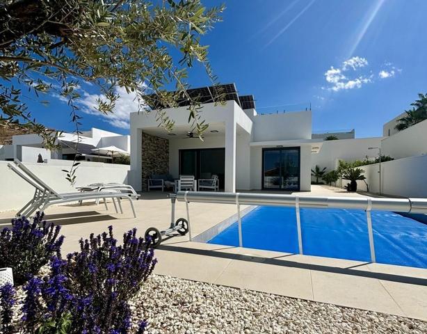 Villa En venta en Benijófar photo 0
