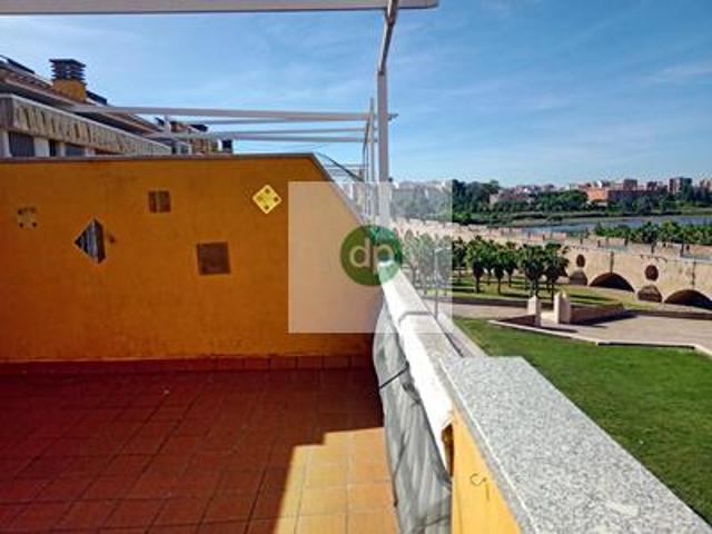 Piso En venta en Badajoz photo 0