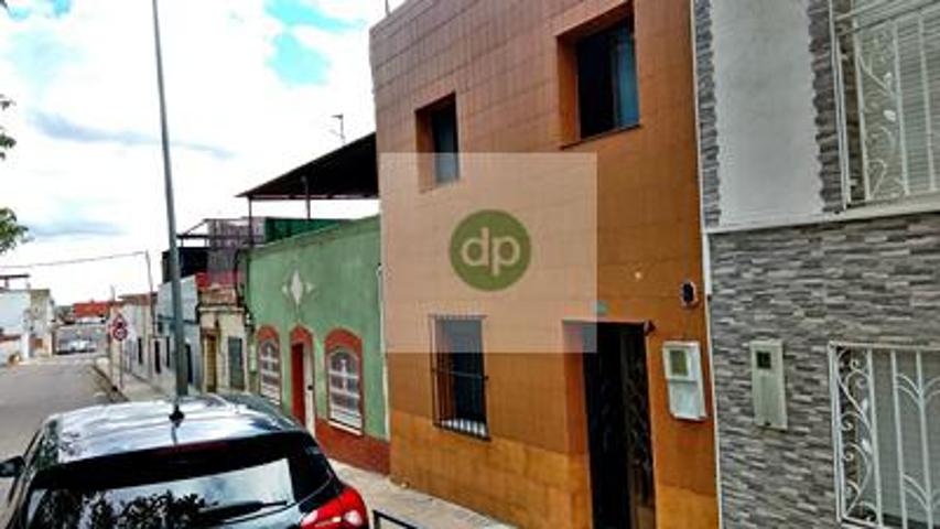 Casa En venta en Badajoz photo 0