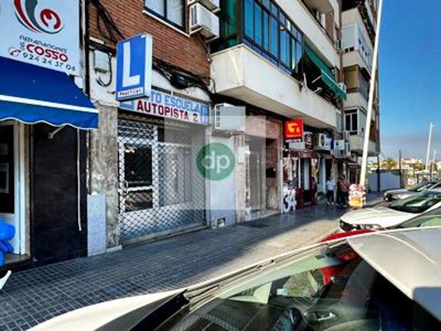 Local En venta en Badajoz photo 0