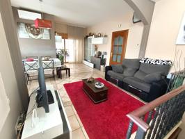 ESPECTACULAR CHALET PAREADO EN CUNIT RESIDENCIAL photo 0