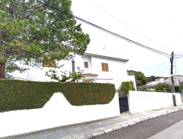 ESPECTACULAR CHALET ESQUINERO CON VISTAS AL MAR EN CUNIT RESIDENCIAL photo 0