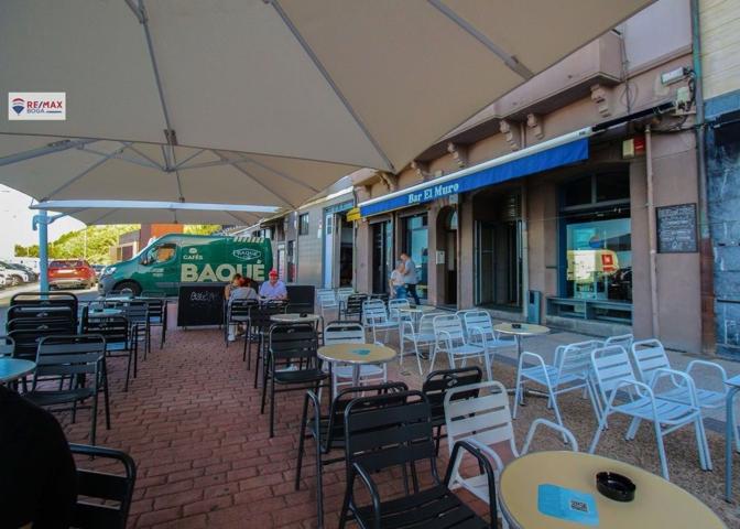 Bar en Gros con Terraza y Posibilidad de Cocina, Frente al Mar photo 0