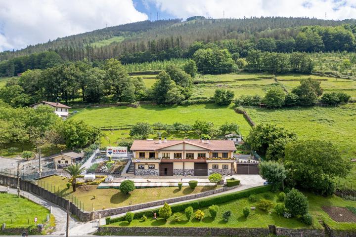 Hermosa casa pareada en Berastegi photo 0