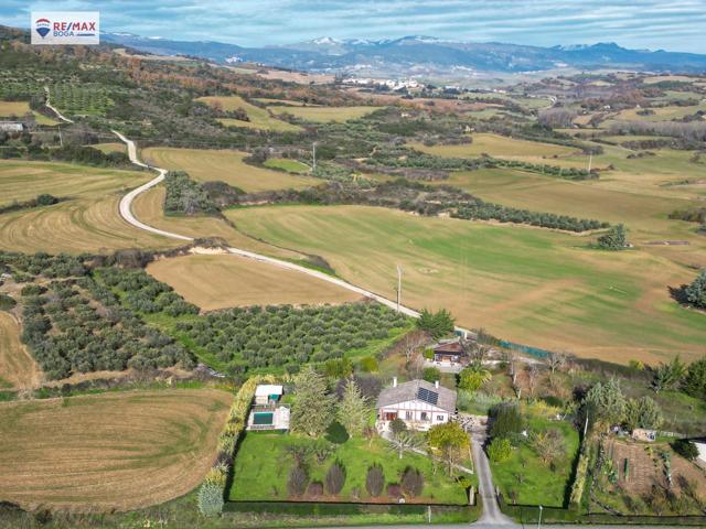 CASA CON PISCINA Y FRUTALES EN CAMINO SANTIAGO photo 0
