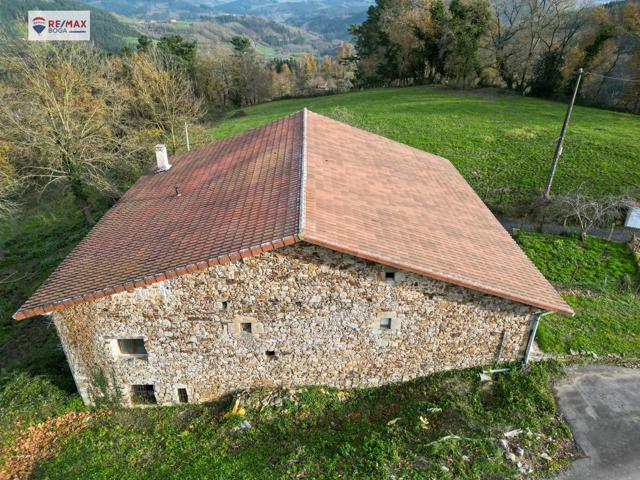 Caserío con 10 hectareas de terreno en Gabiria. photo 0