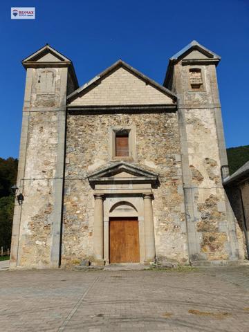 Edificio de antigua Iglesia para reformar. photo 0