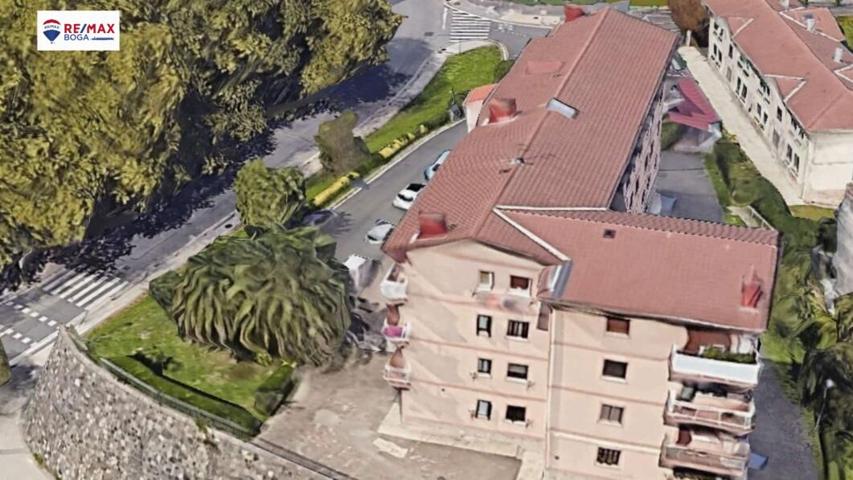 Piso exterior en Intxaurrondo con plaza de parking para reformar photo 0