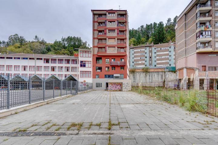 Local con acceso peatonal, con múltiples posibilidades en Ondarroa photo 0