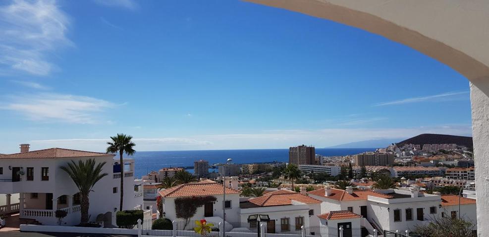 Fantástico ático con vistas al mar en Los Cristianos photo 0