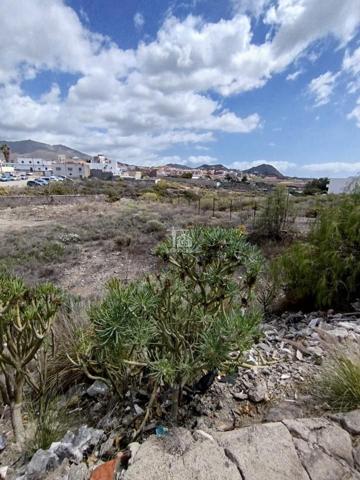 TERRENO URBANO RESIDENCIAL CON AMPLA VERSATILIDAD photo 0