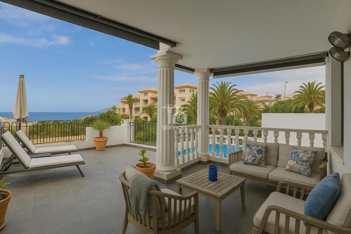 Chalet Pareado de Lujo con Terraza, Piscina y Vistas al Mar photo 0