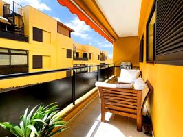 Apartamento con terraza y garaje en Parque de la Reina photo 0