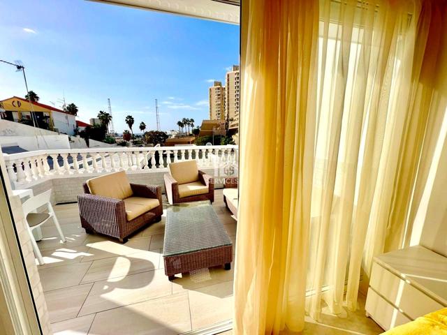 Chalet adosado en pleno corazón de Playa de Las Américas photo 0