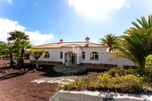 Chalet con piscina, apartamento independiente y 12.000 m² de parcela photo 0